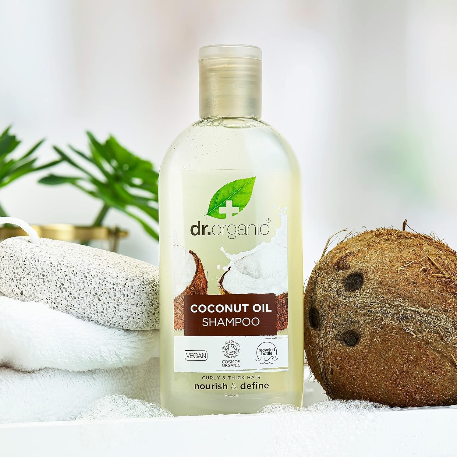 Dr Organic Coconut Oil Shampoo for Hydration - Suitable for Normal and Dry Hair, Unisex, Natural, Vegan, Cruelty-Free, Paraben and SLS-Free, Organic, 265ml (Packaging May Vary)