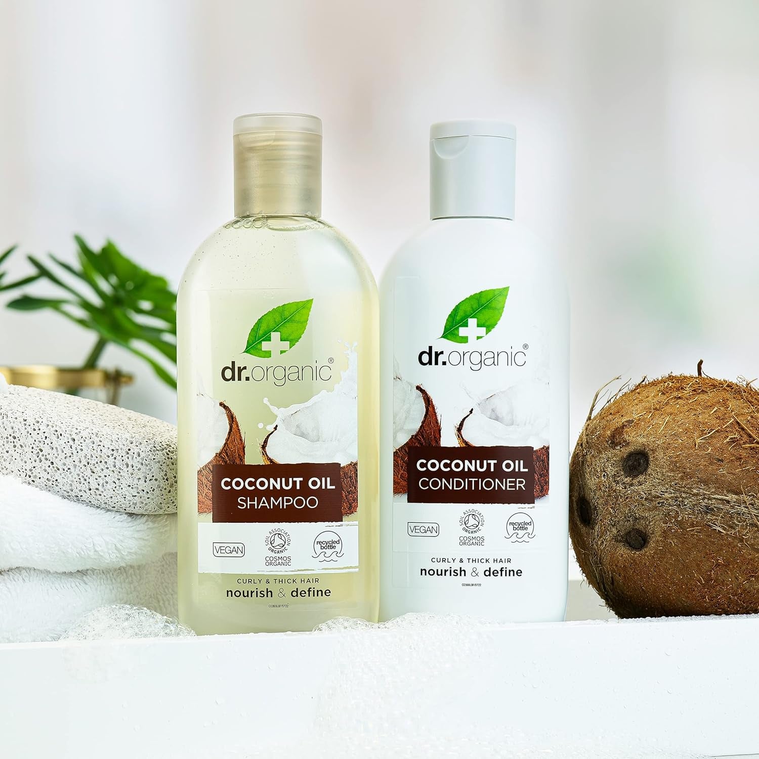 Dr Organic Coconut Oil Conditioner for Normal and Dry Hair, Hydrating Formula, Unisex, Natural, Vegan, Cruelty-Free, Paraben and SLS-Free, Organic, 265ml, Packaging May Vary