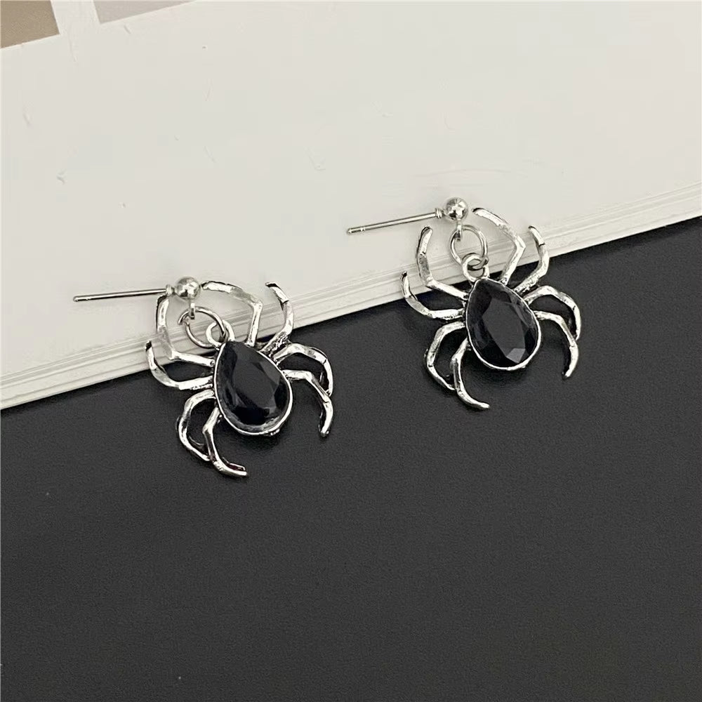 Vintage Gothic Style Stud Earrings for Women Men Black Red Color Spider Fashion Earrings Gift for Party Statement Ear Jewelry